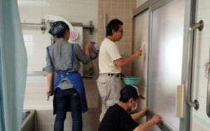 お掃除中の写真